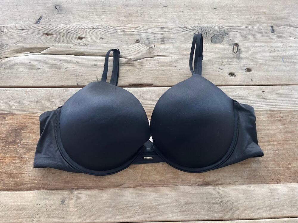 Victoria's Secret Black Shine Satin 32DDD Very Sexy Push Up Bra VS